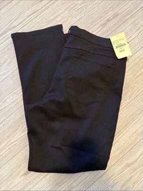 NWT Tribal Audrey mid rise  straight jeans